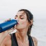 Acqua fredda o a temperatura ambiente? Come è meglio berla quando fa molto caldo