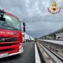 Vigili del fuoco in azione sull'autostrada A32