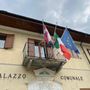 La bandiera a mezz’asta a Prarostino La bandiera a mezz’asta a Prarostino