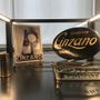 Le insegne di un marchio che ha rappresentato un pezzo di storia nell'Italia del Dopoguerra (dal portale Cinzano.com)