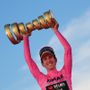 Il vincitore del Giro 2025 Simon Yates. Photo credits: LaPresse. Dal comunicato stampa Rcs Sport