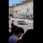 Un momento dell'incidente nel centro di Torino
