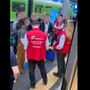 Uno dei momenti di protesta dei pendolari alla stazione di Milano per tornare a Torino