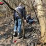 Scintille da un flessibile innescano incendio boschivo, identificato l'autore