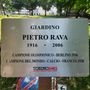 Ripristinata la targa vandalizzata, i giardini Rava tornano a celebrare il calcio italiano