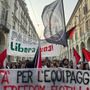 Manifestazione di solidarietà nella serata di ieri a Torino
