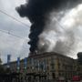 Una immagine dell'incendio in piazza Carlo Felice del 2021