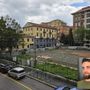 L'area dell'ex asilo di via Pinelli (nel riquadro il consigliere Caputo)