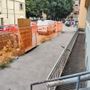 Le condizioni della scalinata davanti alla mutua