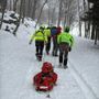 L'intervento dei tecnici del Soccorso Alpino con la barella
