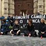 Protesta degli ambientalisti davanti a Palazzo Lascaris