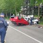 Alfa Romeo ribaltata dopo un brutto incidente: attimi di paura a Nichelino