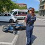 Brutto incidente tra auto e scooter, momenti di paura a Nichelino