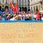 Lo sciopero con presidio davanti al Comune (foto Filcams Torino) Lo sciopero con presidio davanti al Comune (foto Filcams Torino)