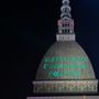 "Questo caldo è una scelta politica", lo slogan degli ambientalisti illumina la Mole "Questo caldo è una scelta politica", lo slogan degli ambientalisti illumina la Mole