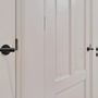 Maniglie per porte: dettagli funzionali e di design per valorizzare ogni ambiente Maniglie per porte: dettagli funzionali e di design per valorizzare ogni ambiente