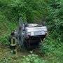 Auto precipita nel prato dopo un volo di diversi metri, 23enne in ospedale Auto precipita nel prato dopo un volo di diversi metri, 23enne in ospedale