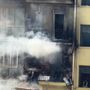 Alloggio in fiamme a Borgo Vittoria: intervento dei vigili del fuoco Alloggio in fiamme a Borgo Vittoria: intervento dei vigili del fuoco