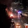 Auto in fiamme in via Saorgio: paura nella notte Auto in fiamme in via Saorgio: paura nella notte