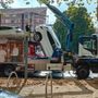Auto si sgancia e cada da una bisarca in corso Siracusa