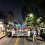 Un momento del corteo di ieri sera Un momento del corteo di ieri sera