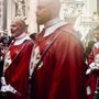 Vendita degli ordini cavallereschi, bufera in casa Savoia: anche Marrone alla corte degli ex Reali Vendita degli ordini cavallereschi, bufera in casa Savoia: anche Marrone alla corte degli ex Reali