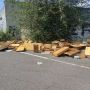A Moncalieri via Moncenisio trasformata in una discarica a cielo aperto