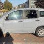 Una delle auto vandalizzate