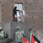 Scontri al corteo di Torino, destra contro i manifestanti: "Stanno cercando il morto" Scontri al corteo di Torino, destra contro i manifestanti: "Stanno cercando il morto"