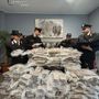 La droga sequestrata dai carabinieri La droga sequestrata dai carabinieri