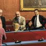 Due urne per un solo defunto: la protesta contro il "caro cremazione" accende la Sala Rossa Due urne per un solo defunto: la protesta contro il "caro cremazione" accende la Sala Rossa