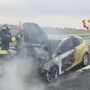 Un'auto ha preso fuoco nella mattinata di oggi lungo la Torino-Milano in direzione Torino