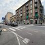 L'attraversamento crea problemi alle auto e ai pedoni. La Circoscrizione 8: “Presto un sopralluogo”
