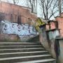 Infiltrazioni e vandalismi sulla scalinata di via Lomellina: &quot;Riqualificazione non prioritaria&quot;