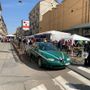 Notte bianca in via Di Nanni: negozi aperti fino a mezzanotte tra street food, musica e artigianato