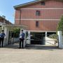 Cadavere di una donna ritrovato in casa a Rivalta: per i carabinieri si tratta di femminicidio
