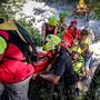 Coazze, resta incastrato con il piede tra le rocce del fiume: salvato dai pompieri
