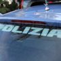 Inseguimento da film in centro: scappa (senza patente) su un'auto rubata ai turisti, fermati tre uomini Inseguimento da film in centro: scappa (senza patente) su un'auto rubata ai turisti, fermati tre uomini