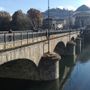 Dopo il restauro, sul ponte della Gran Madre tornano i lampioni storici
