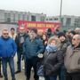 Uno degli ultimi presidi davanti ai cancelli della fabbrica
