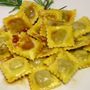 Gli agnolotti, uno dei piatti tipici sulla tavola del Natale
