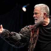 Classici, nuove voci e sfide contemporanee: il Teatro Stabile fa 70 anni e ci insegna a &quot;Essere umani&quot;