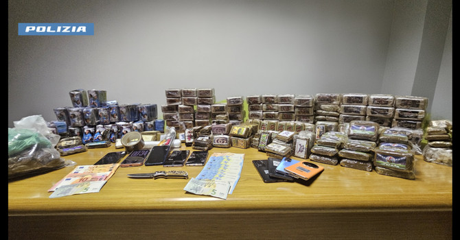 Droga nei sotterranei a Cenisia, colpo della Polizia di Stato Droga nei sotterranei a Cenisia, colpo della Polizia di Stato