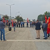Sciopero e assemblea all'ex Dana di Sommariva Perno Sciopero e assemblea all'ex Dana di Sommariva Perno