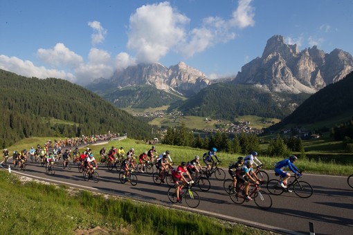 Molti i ciclisti di Torino e provincia alla partenza della 33^ edizione della alla Maratona dles Dolomites – Enel