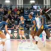 Le monvisine festeggiano (foto di Christian Bosio)