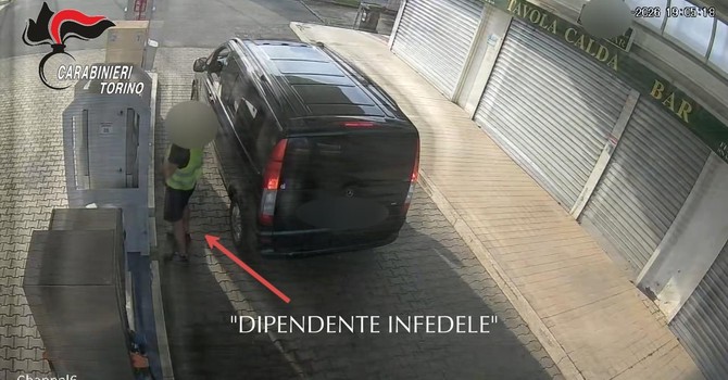 Transazioni fraudolente e carte carburante clonate: arrestato un autotrasportatore