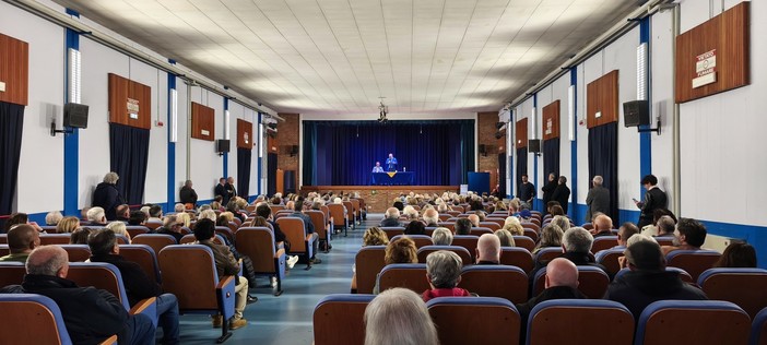 Un momento dell'incontro al teatro San Barnaba di Mirafiori sud