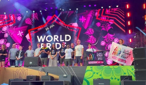 Europride: il passaggio di testimone da Amsterdam a Torino Europride: il passaggio di testimone da Amsterdam a Torino