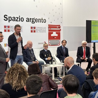 Un momento dell'incontro andato in scena al Salone del Libro Un momento dell'incontro andato in scena al Salone del Libro